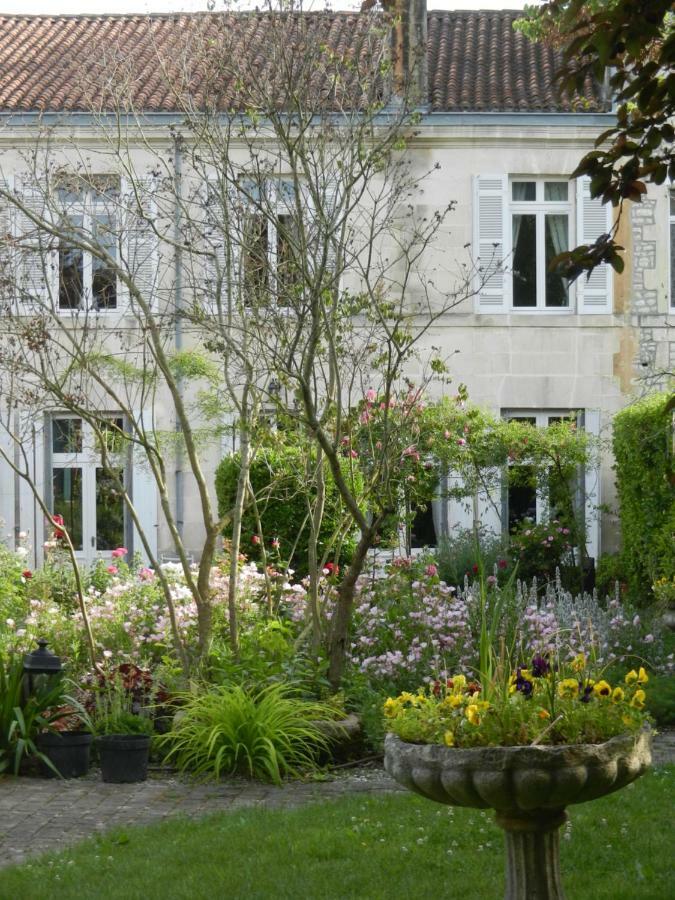 La Maison De L'Ambassadeur Saint-Jean-dʼAngély Eksteriør bilde